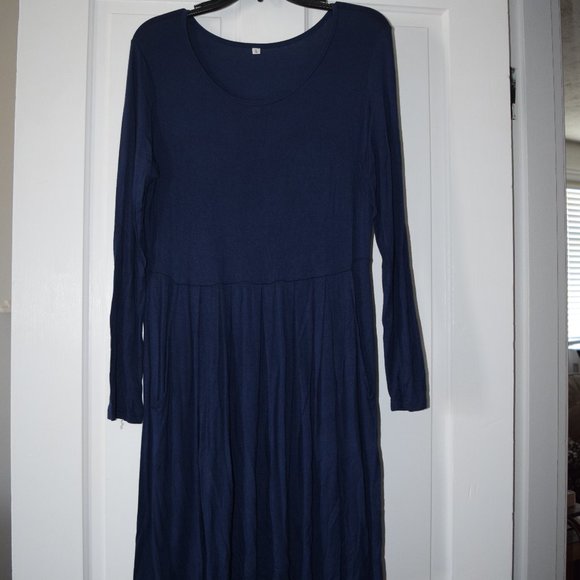Women's Dress - Picture 1 of 1
